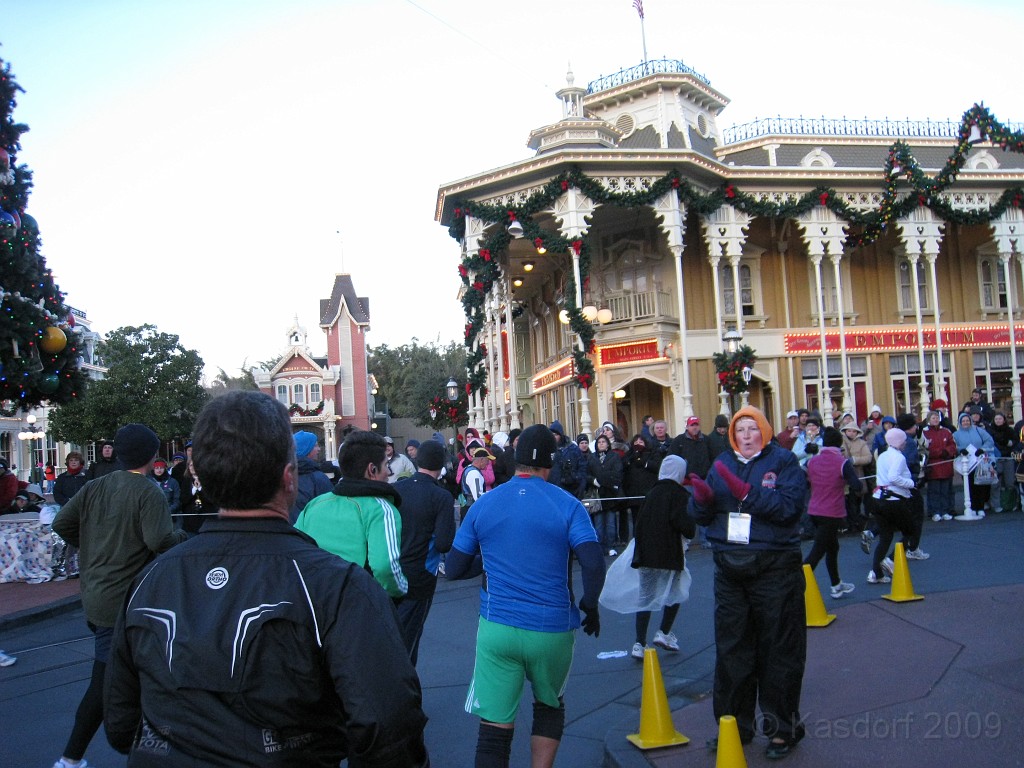 Disney 2010 D2 0260.jpg - January 9-11, 2010 Disney World Florida. Went to run the marathon. Sunday 5:40 AM start the race! Finish, go take a hot shower! Paul drove us over to Kennedy Space Center. Then buffet at Animal Kingdom for dinner!